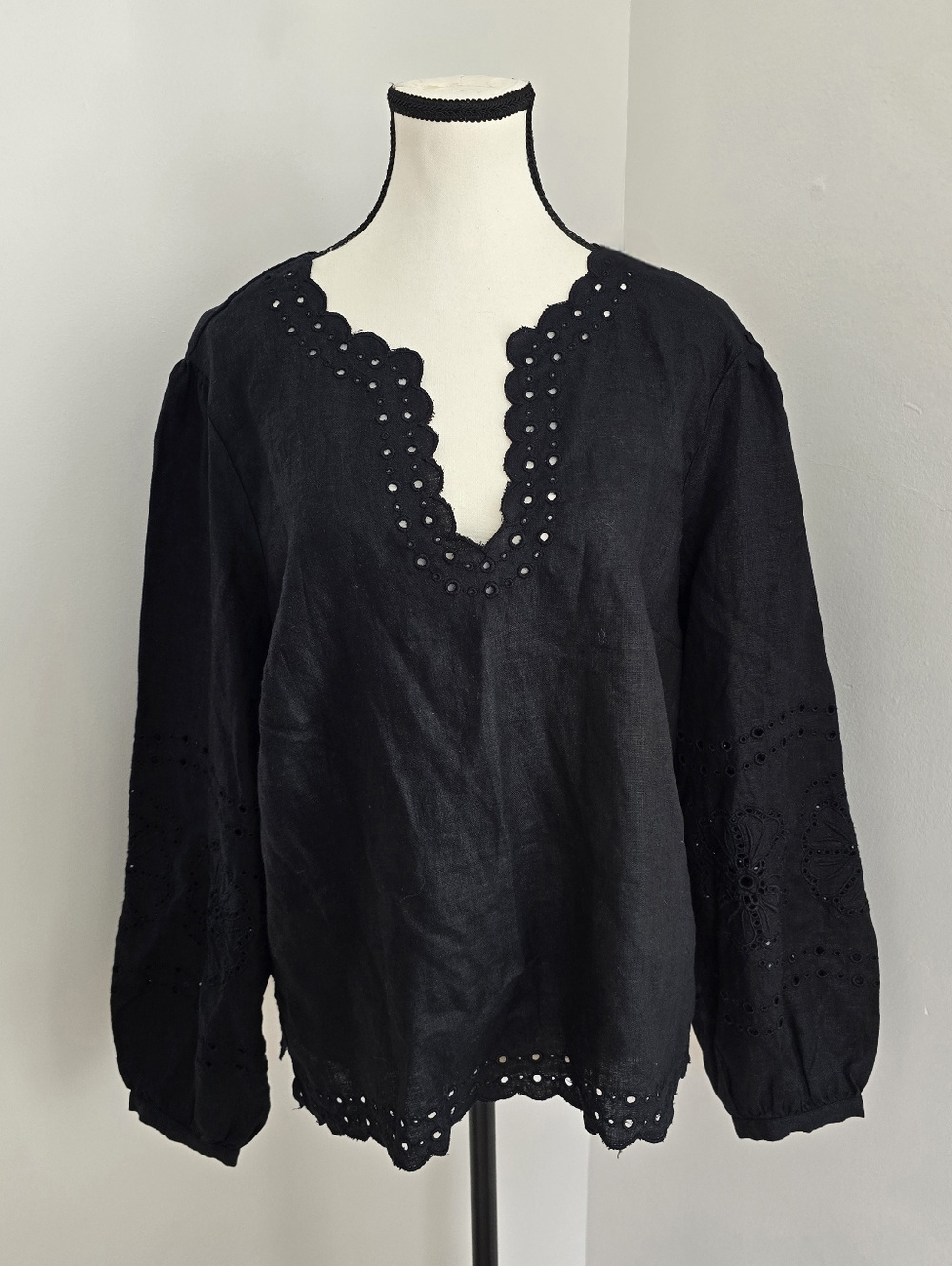 J. Crew Bungalow 100% Linen Black Embroidered Eyelet V-Neck Blouse Large